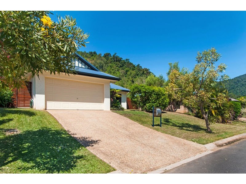 15 John Malcolm Street, Redlynch QLD 4870