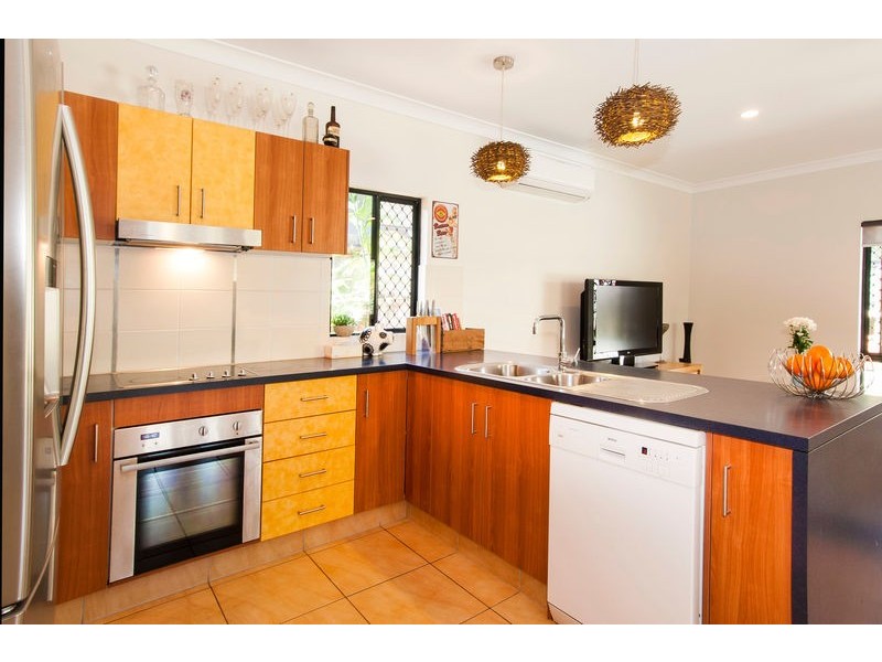 15 John Malcolm Street, Redlynch QLD 4870