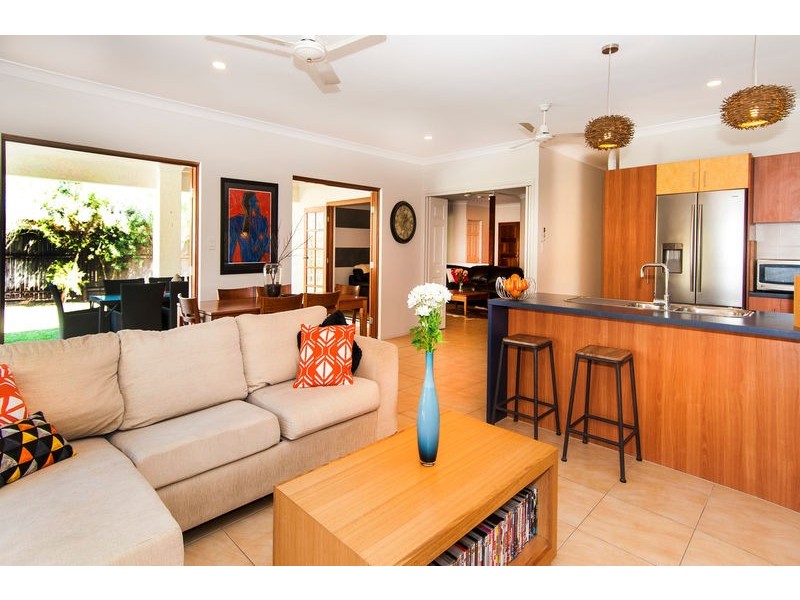 15 John Malcolm Street, Redlynch QLD 4870