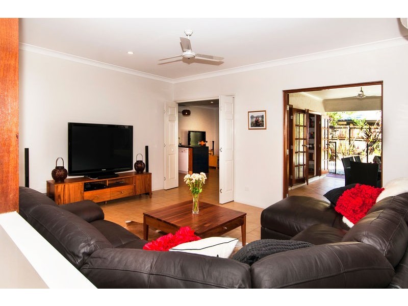 15 John Malcolm Street, Redlynch QLD 4870