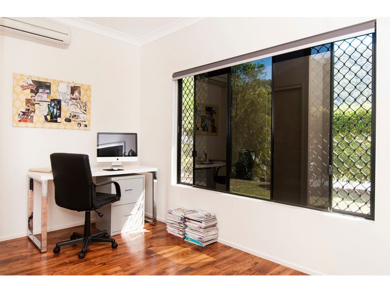 15 John Malcolm Street, Redlynch QLD 4870