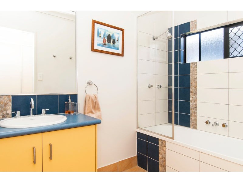 15 John Malcolm Street, Redlynch QLD 4870