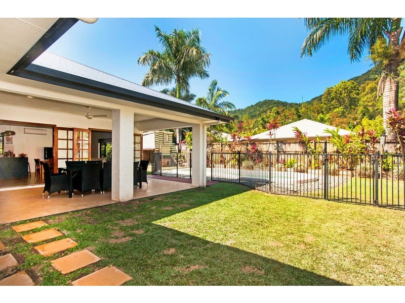 15 John Malcolm Street, Redlynch QLD 4870