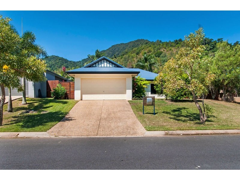 15 John Malcolm Street, Redlynch QLD 4870