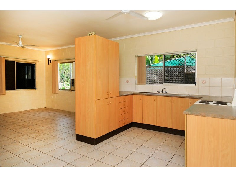 1/106 Wistaria Street, Holloways Beach QLD 4878