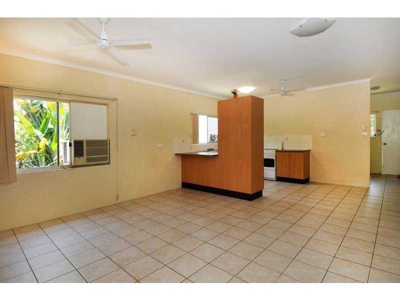 1/106 Wistaria Street, Holloways Beach QLD 4878