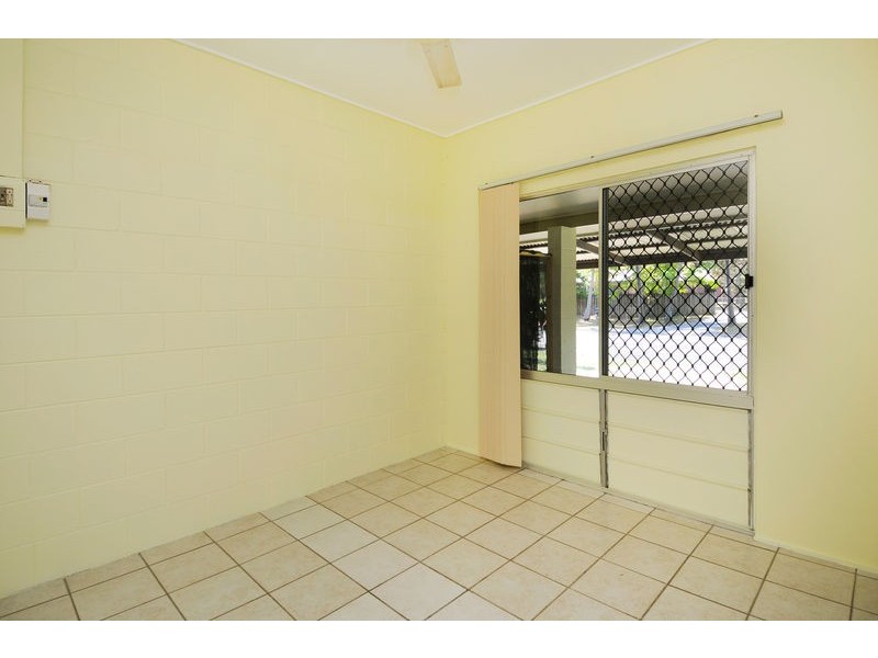 1/106 Wistaria Street, Holloways Beach QLD 4878