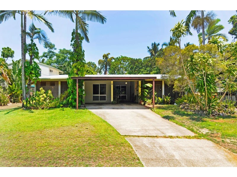 2/106 Wistaria Street, Holloways Beach QLD 4878