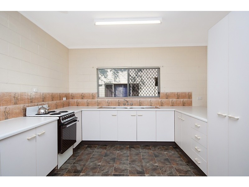 2/106 Wistaria Street, Holloways Beach QLD 4878