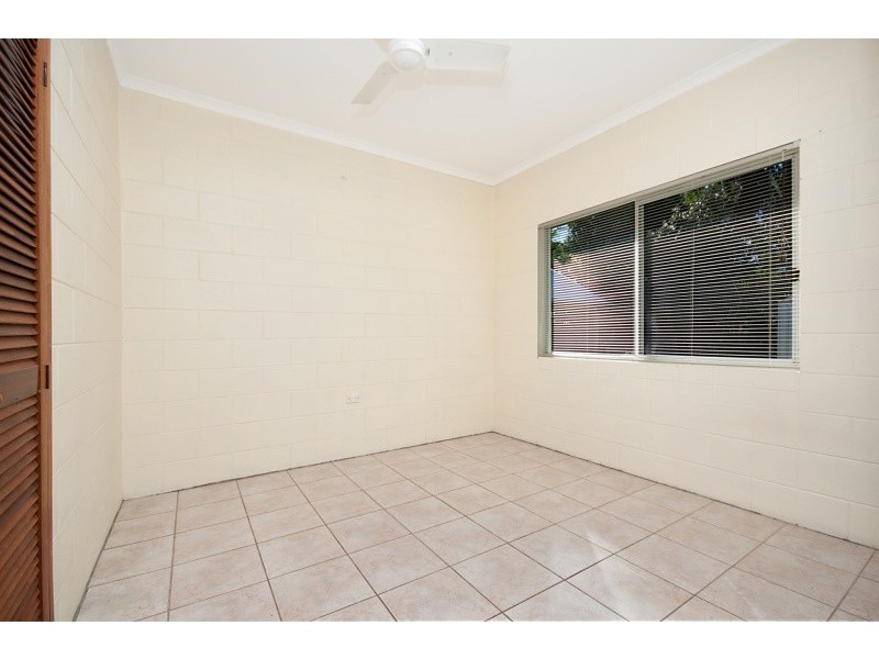 2/106 Wistaria Street, Holloways Beach QLD 4878