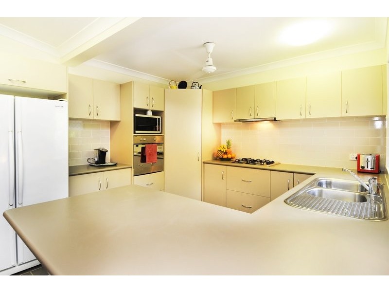 7 Stapleton Close, Redlynch QLD 4870
