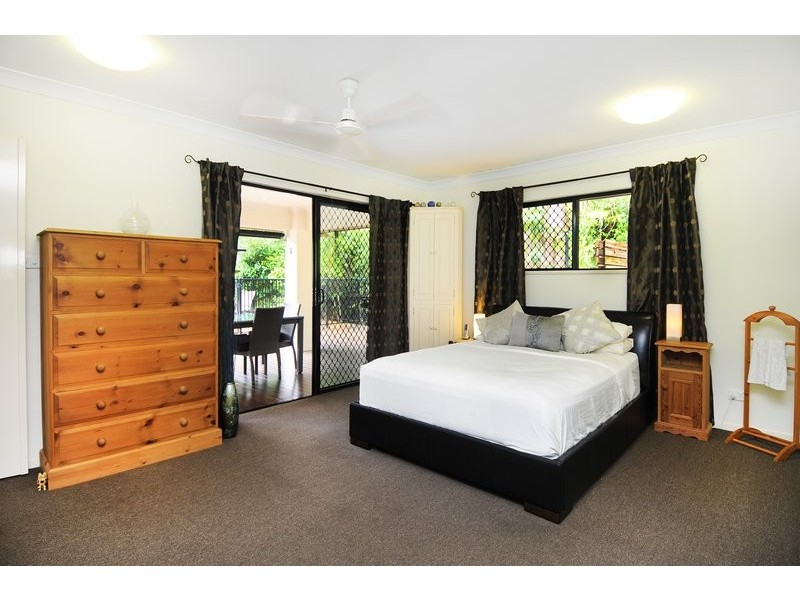 7 Stapleton Close, Redlynch QLD 4870