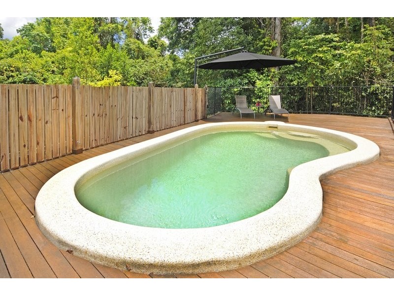 7 Stapleton Close, Redlynch QLD 4870