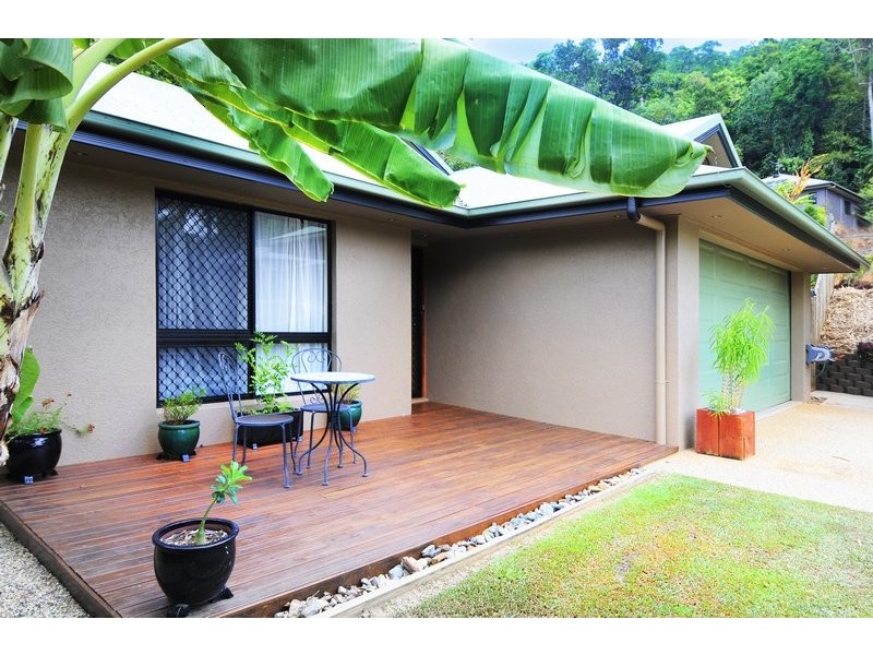 7 Stapleton Close, Redlynch QLD 4870