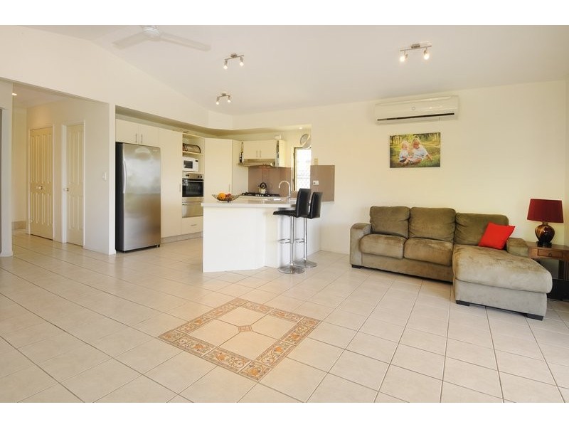 6 Royce Street, Redlynch QLD 4870