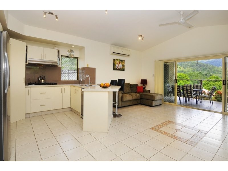 6 Royce Street, Redlynch QLD 4870