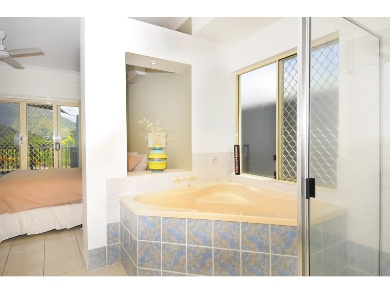 6 Royce Street, Redlynch QLD 4870