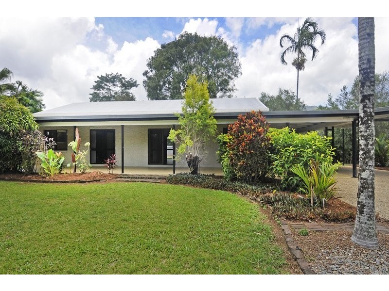 2 Melinga Close, Caravonica QLD 4878