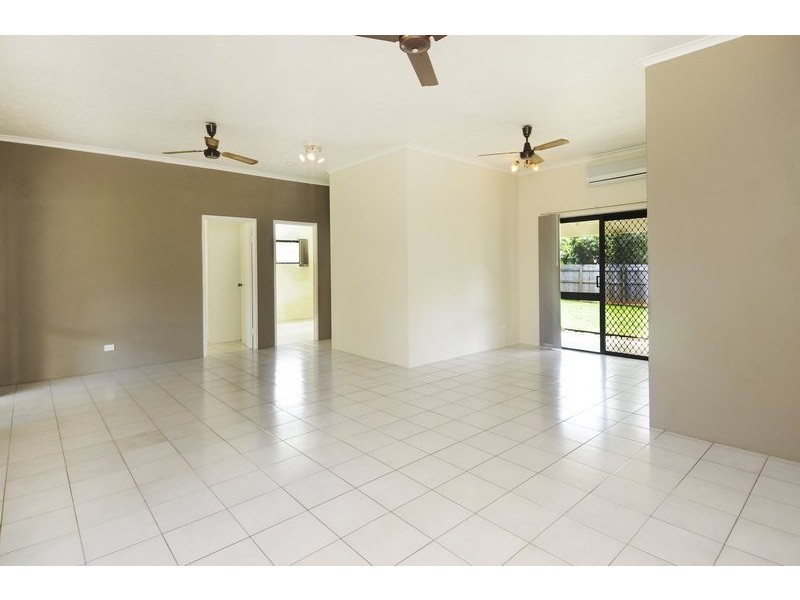 2 Melinga Close, Caravonica QLD 4878