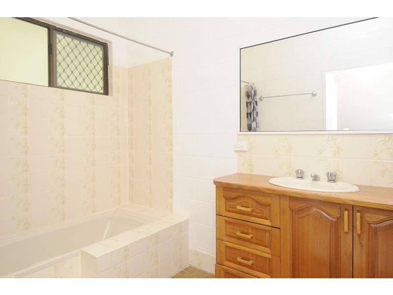 2 Melinga Close, Caravonica QLD 4878
