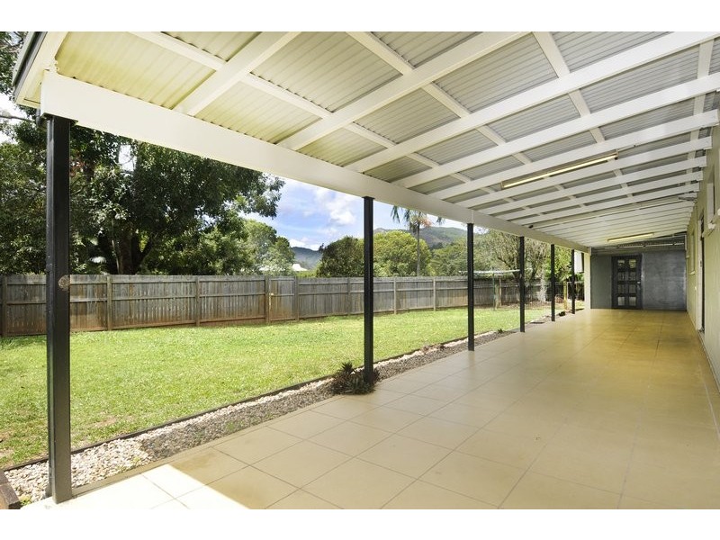 2 Melinga Close, Caravonica QLD 4878