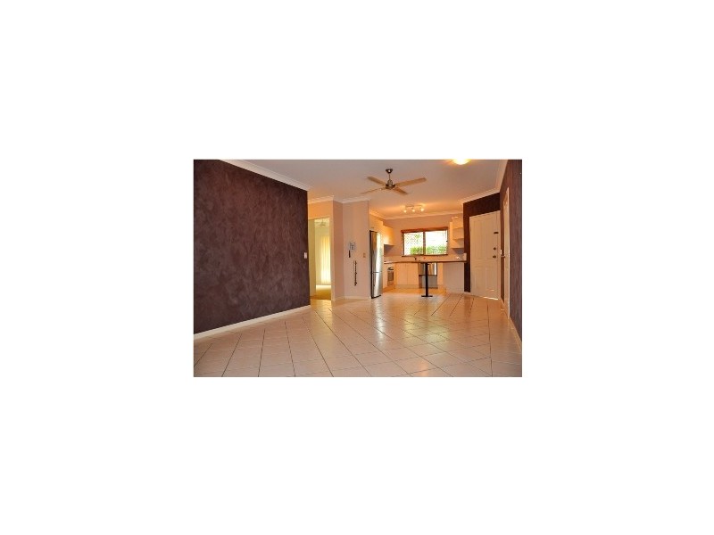 2/10 Short Street, Redlynch QLD 4870