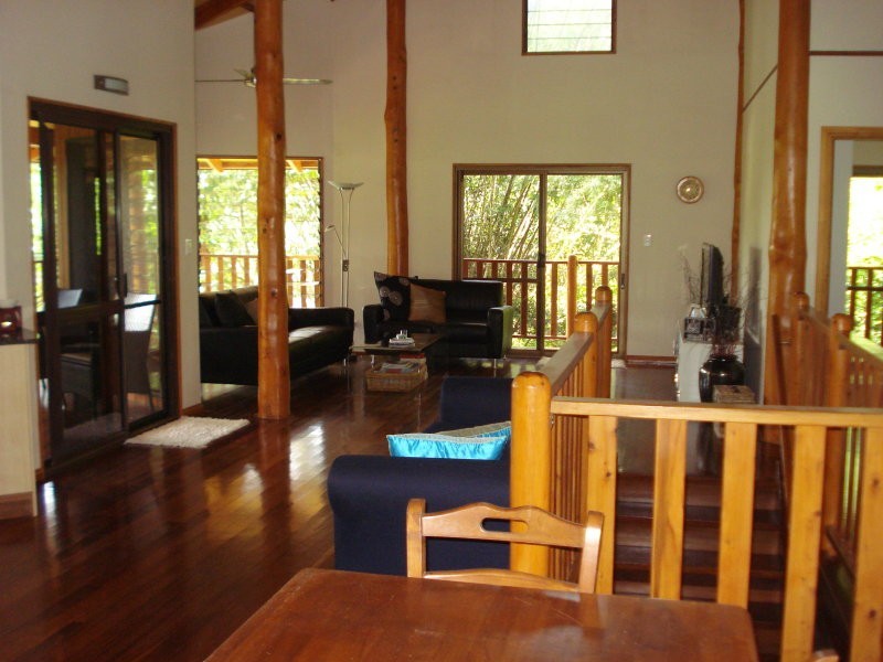 6-8 Cascades Drive, Redlynch QLD 4870