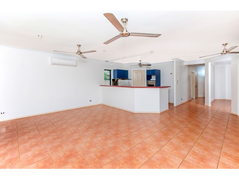 4 Caneland Court, Redlynch QLD 4870