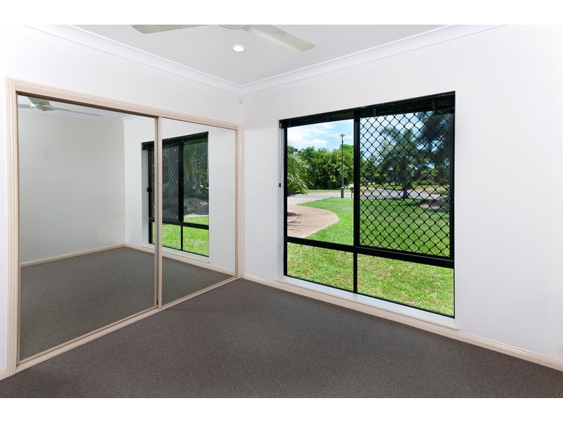 4 Caneland Court, Redlynch QLD 4870