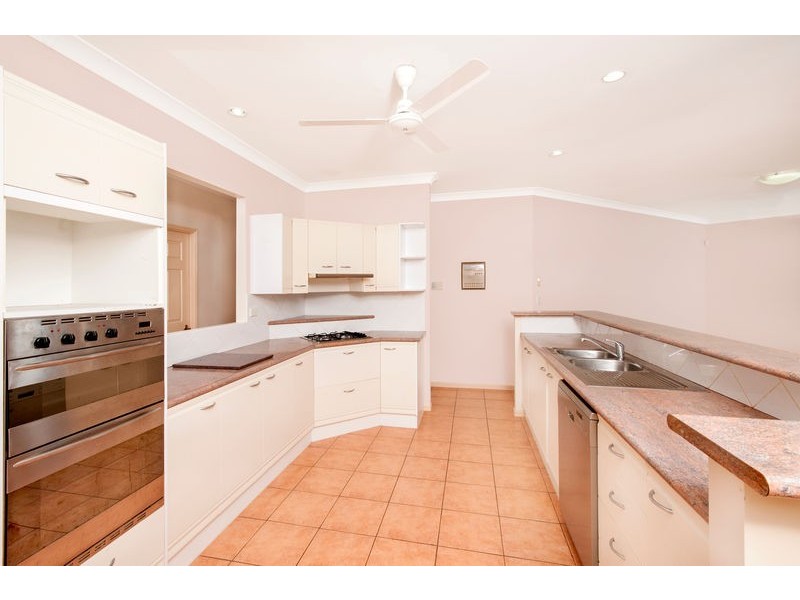 3 Crystal Close, Redlynch QLD 4870