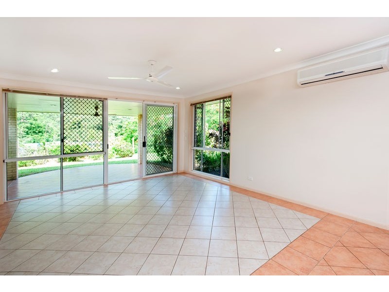 3 Crystal Close, Redlynch QLD 4870