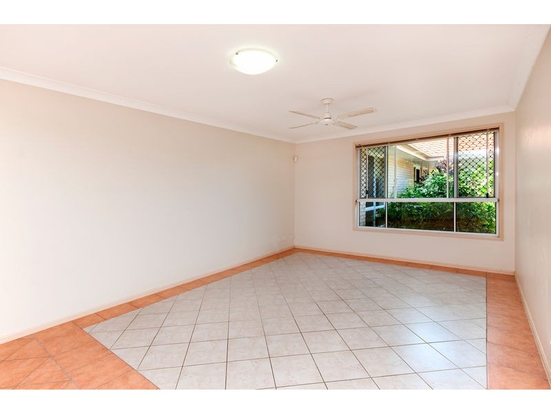 3 Crystal Close, Redlynch QLD 4870