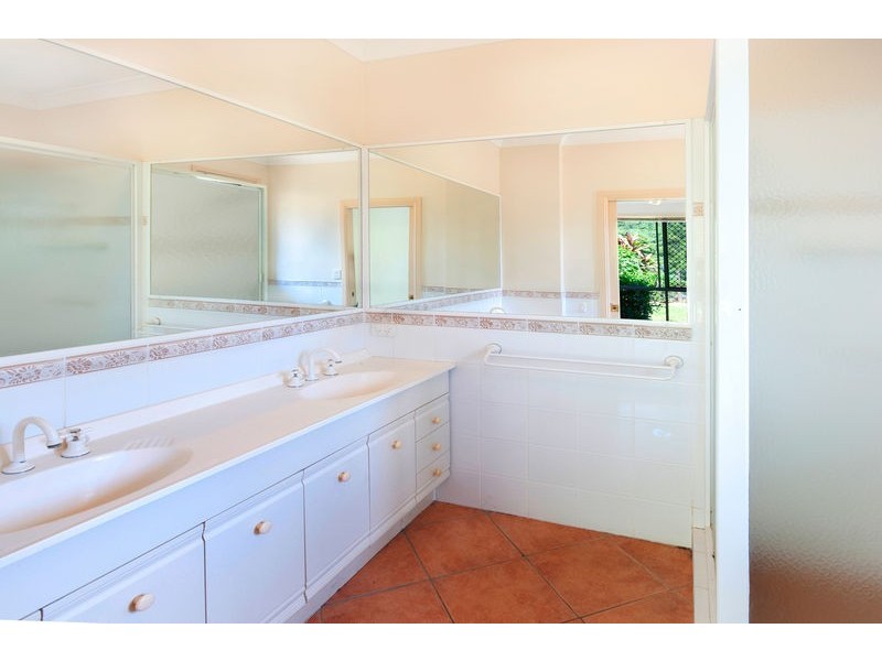 3 Crystal Close, Redlynch QLD 4870