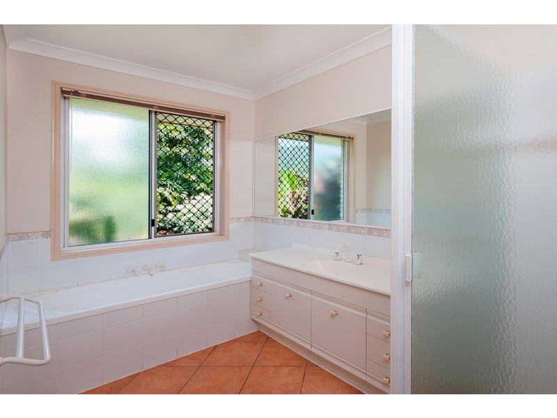3 Crystal Close, Redlynch QLD 4870