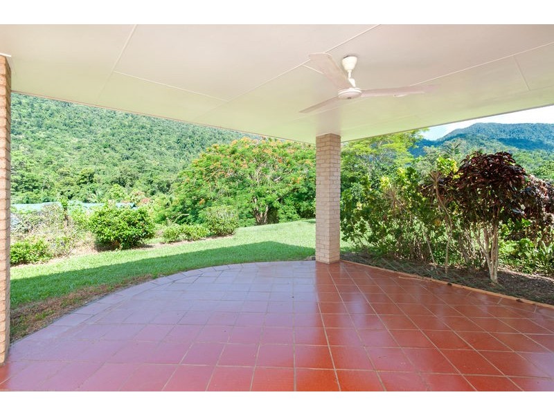 3 Crystal Close, Redlynch QLD 4870
