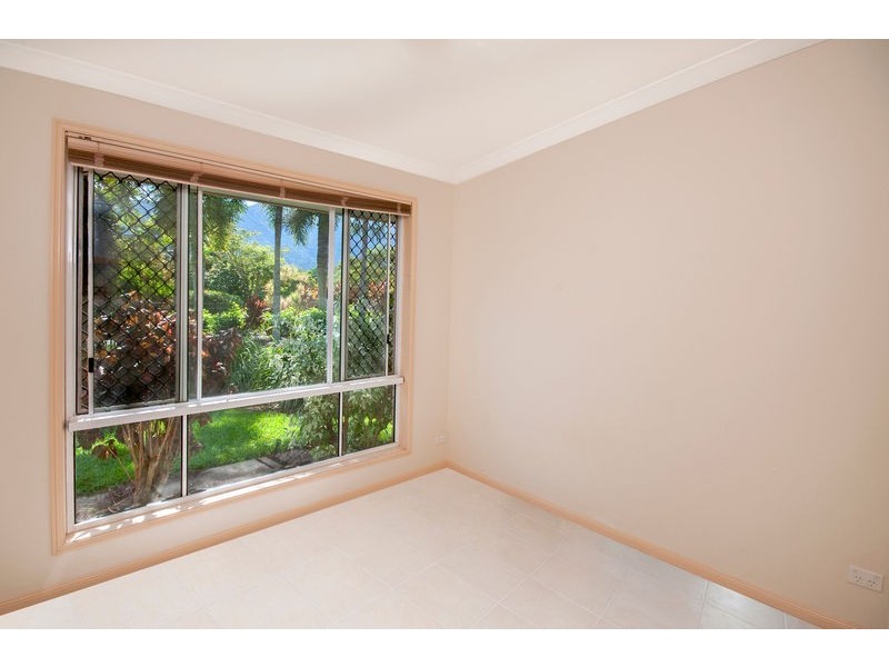 3 Crystal Close, Redlynch QLD 4870