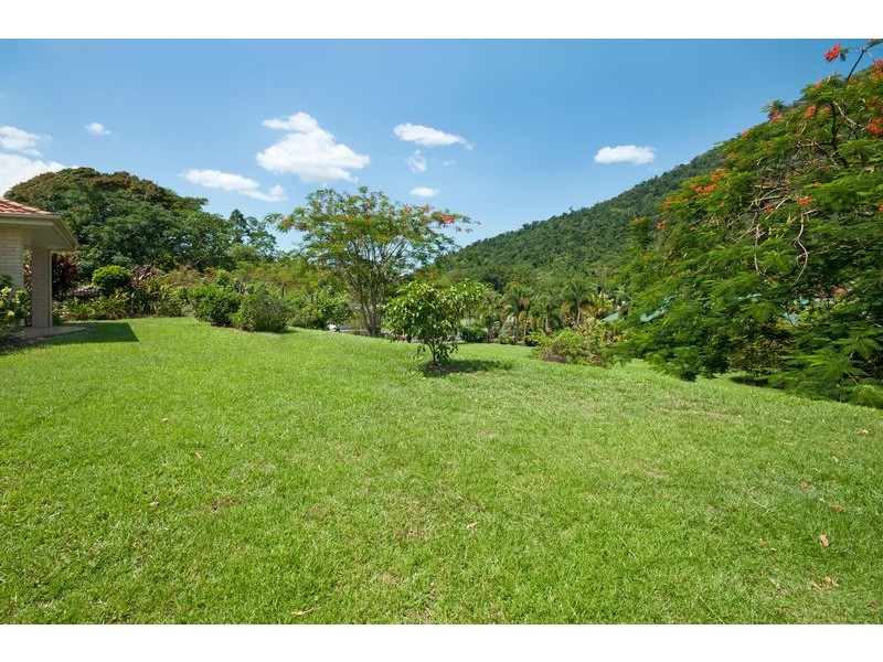 3 Crystal Close, Redlynch QLD 4870