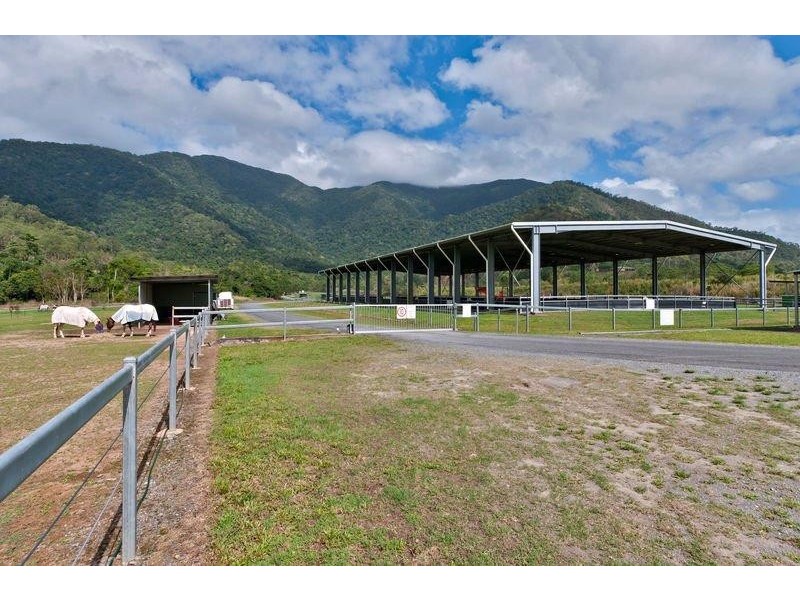 3 Crystal Close, Redlynch QLD 4870