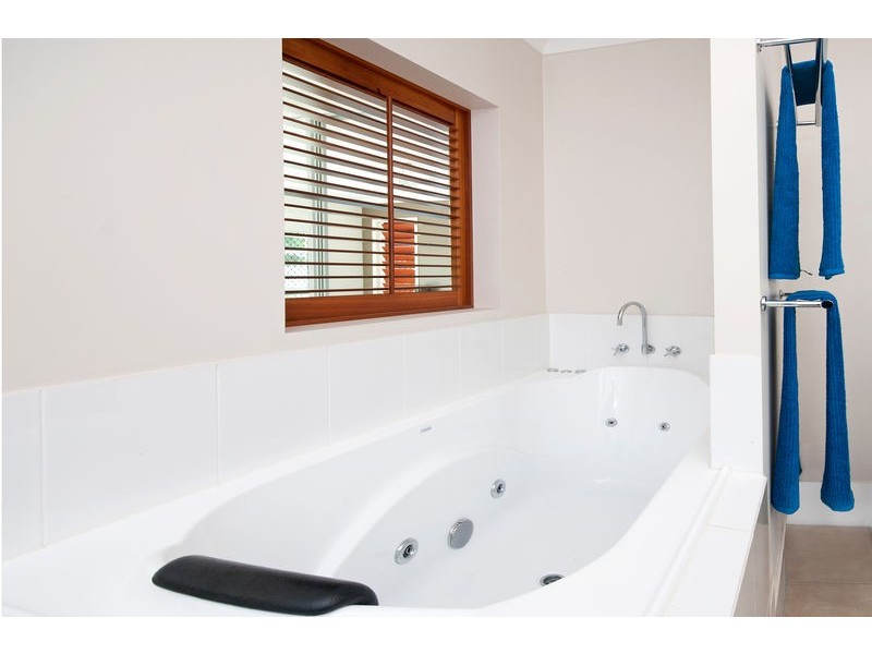 29 John Malcolm Street, Redlynch QLD 4870