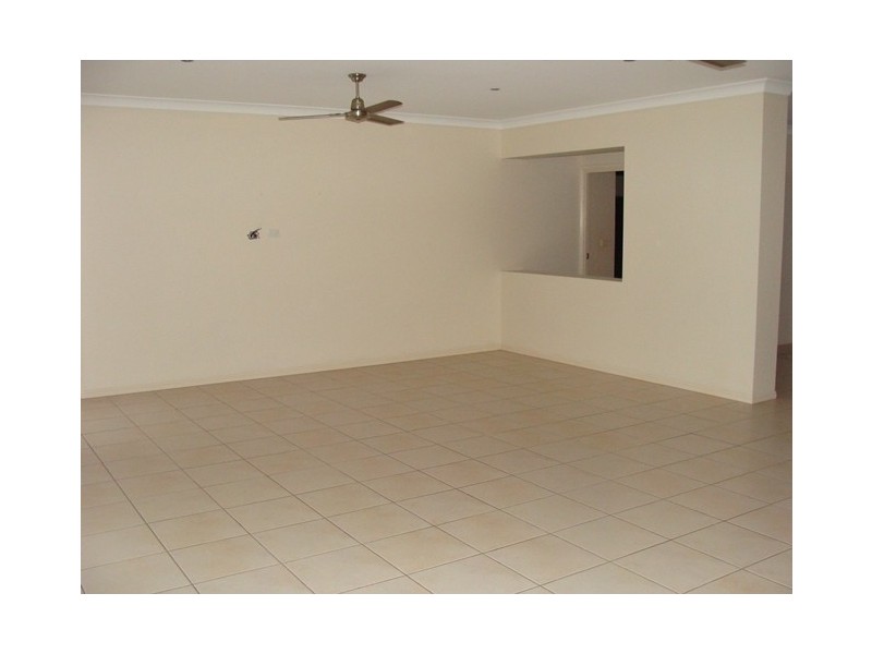 5-7 Mary Parker Drive, Redlynch QLD 4870