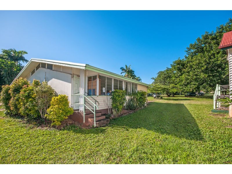 23-25 Vallely Street, Freshwater QLD 4870