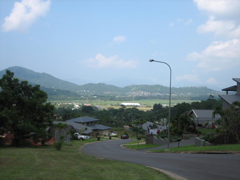 13 Buckinghamia Close, Redlynch QLD 4870