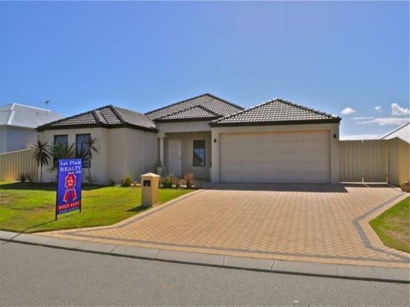 6 Stradbroke Road, Secret Harbour WA 6173