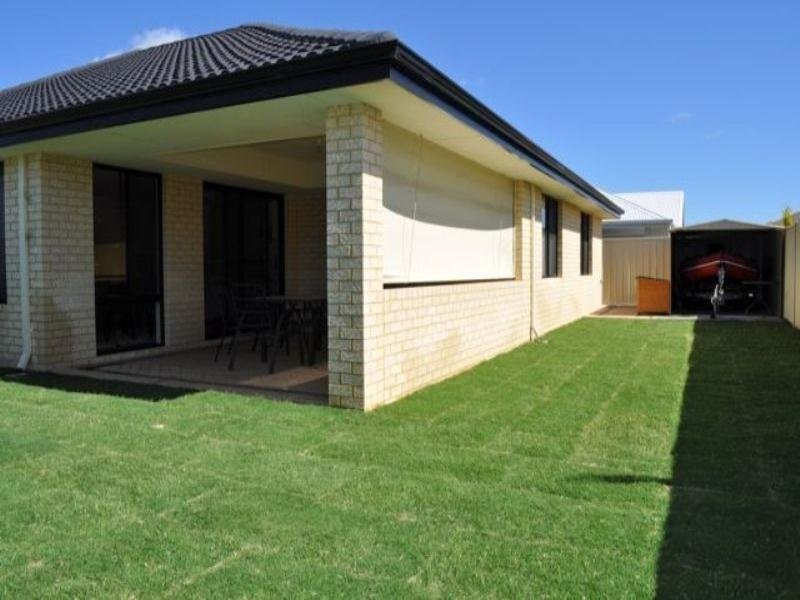 6 Stradbroke Road, Secret Harbour WA 6173