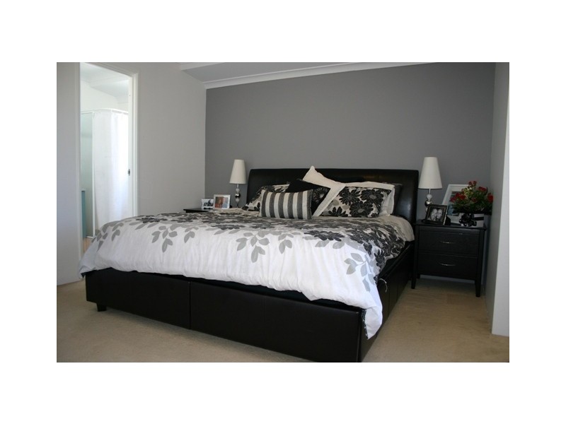 10 Noosa Drive, Secret Harbour WA 6173