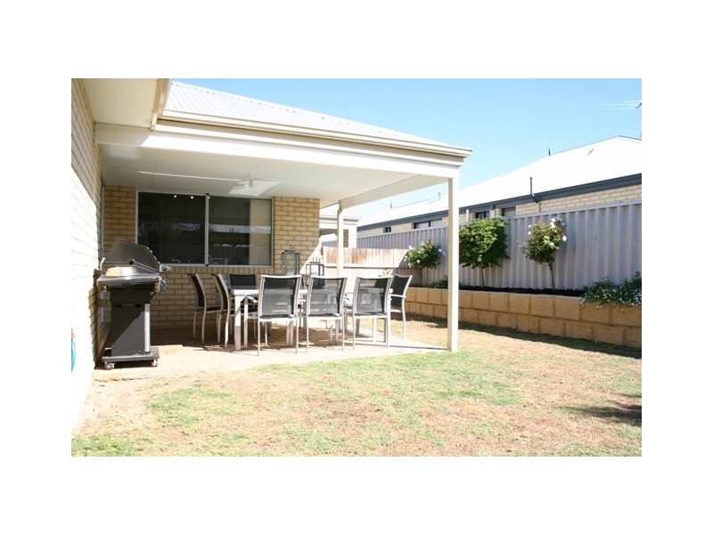 10 Noosa Drive, Secret Harbour WA 6173