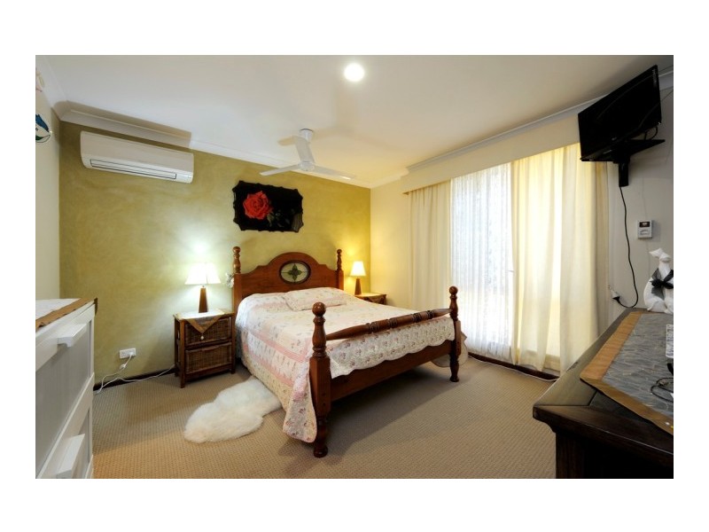 27 Hawker Street, Safety Bay WA 6169