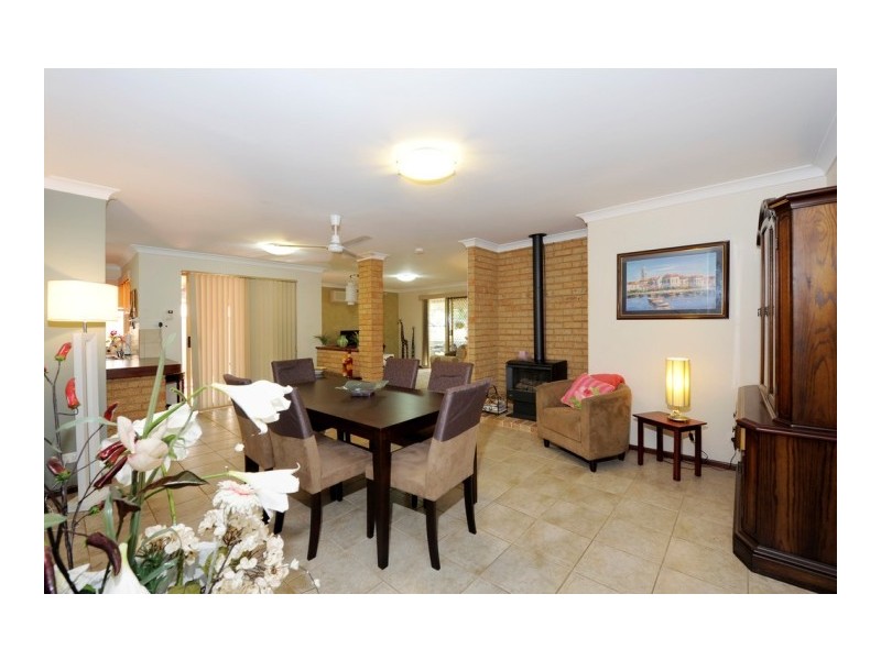 27 Hawker Street, Safety Bay WA 6169