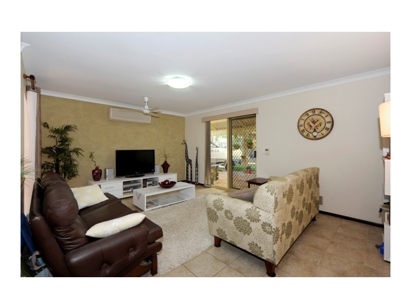 27 Hawker Street, Safety Bay WA 6169