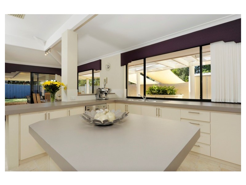 2 Menton Place, Secret Harbour WA 6173